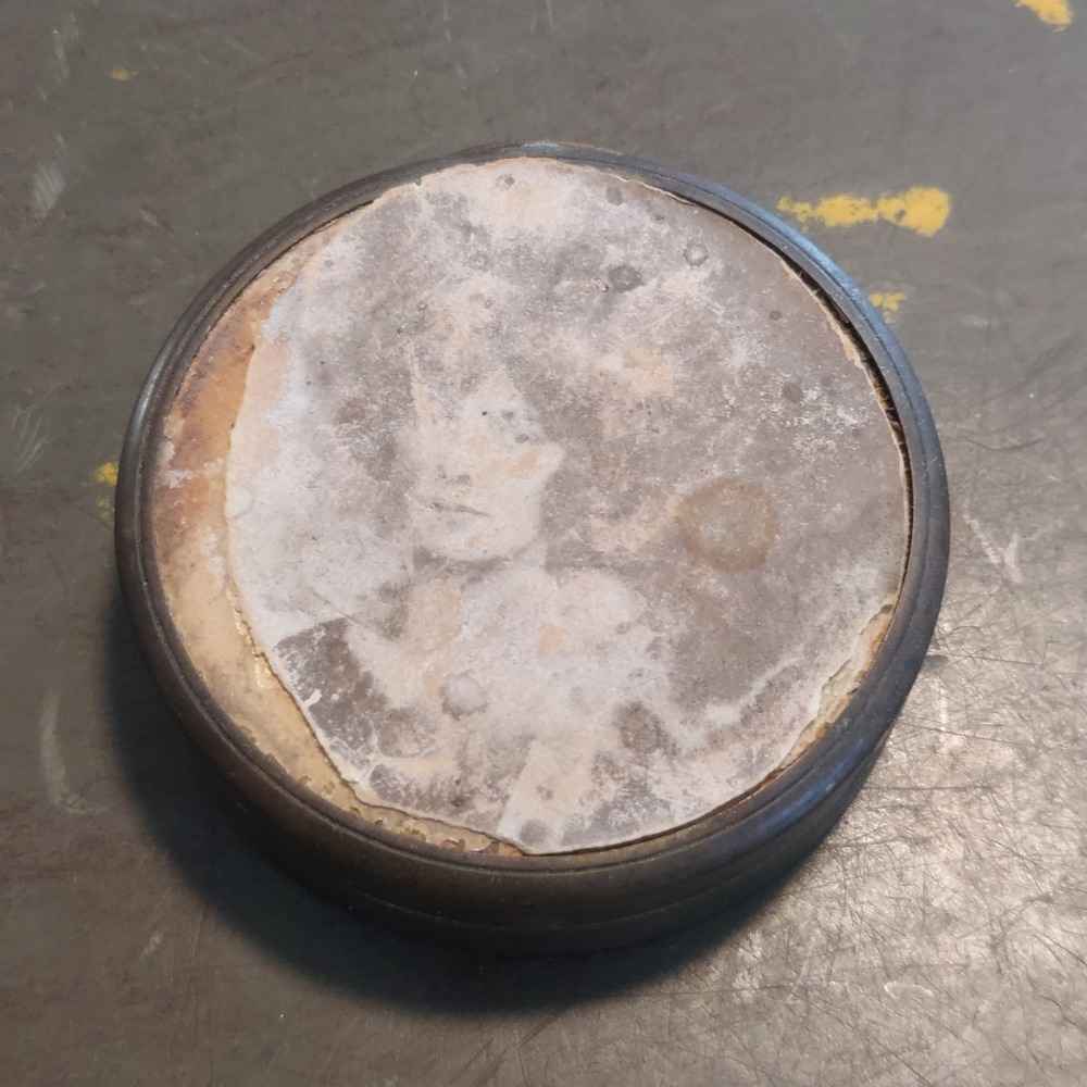 Antique Coty Paris New York Metal Powder Compact Portrait Lid 2 Inch Vintage